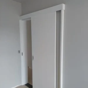 porta de correr com acabamentos