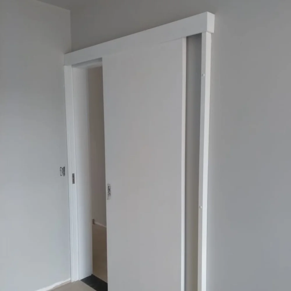 porta de correr com acabamentos